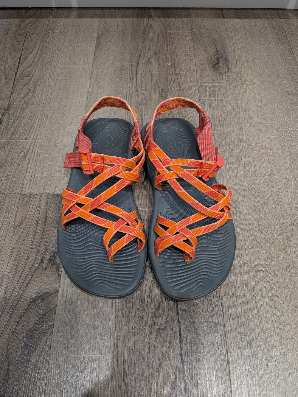 Women's Chaco Strappy Outdoor Sandals, Size 7 - Picture 3 of 5